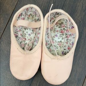 Pink ballet shoes size 7